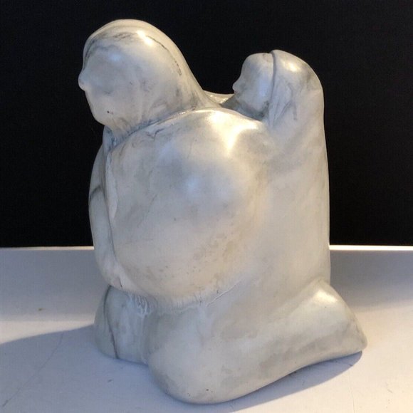 WE WOLF Signed ESKIMO MOTHER CHILD SCULPTURE STATUE - Picture 1 of 13